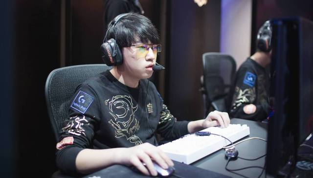 画面中展现 画面中展现